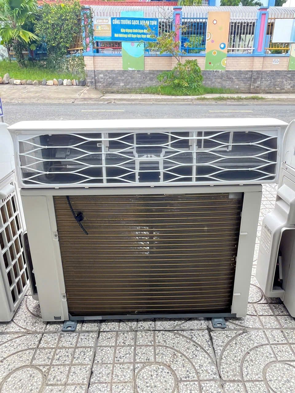 dàn nóng MÁY LẠNH LG INVERTER 2HP MỚI 95%